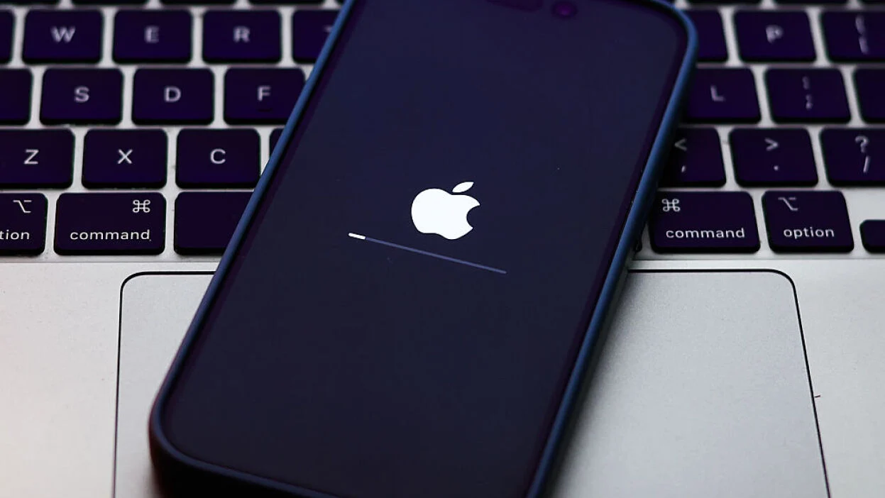 iOS 26 battery drain: What users are saying about the problem